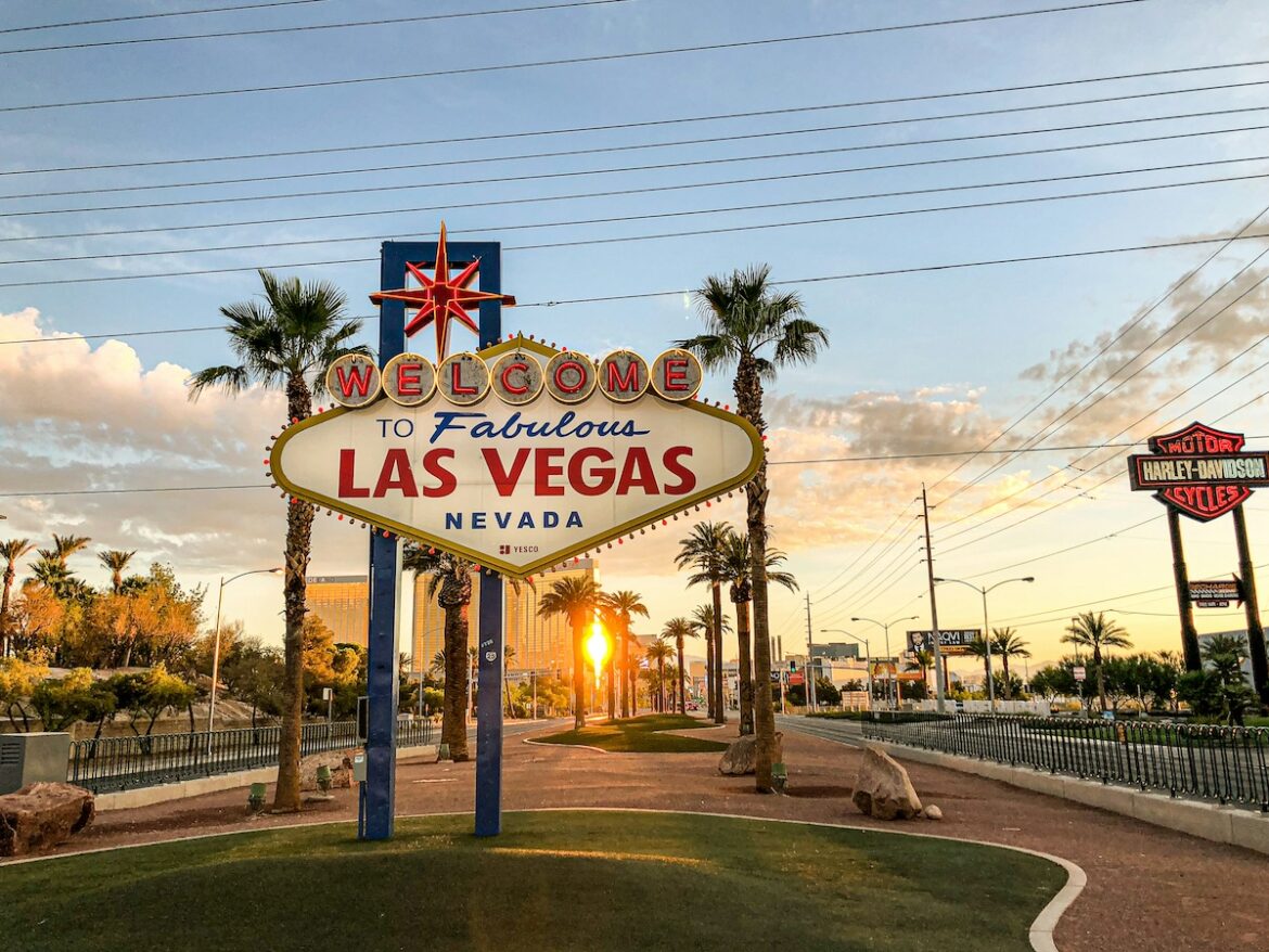 iconic image of Las Vegas sign.