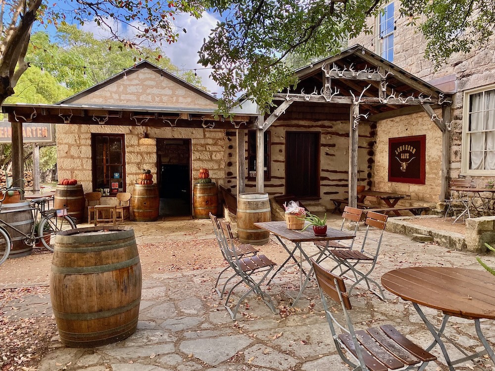 winery and courtyard in Fredericksburg