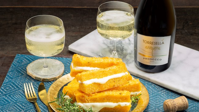 prosecco and glasses