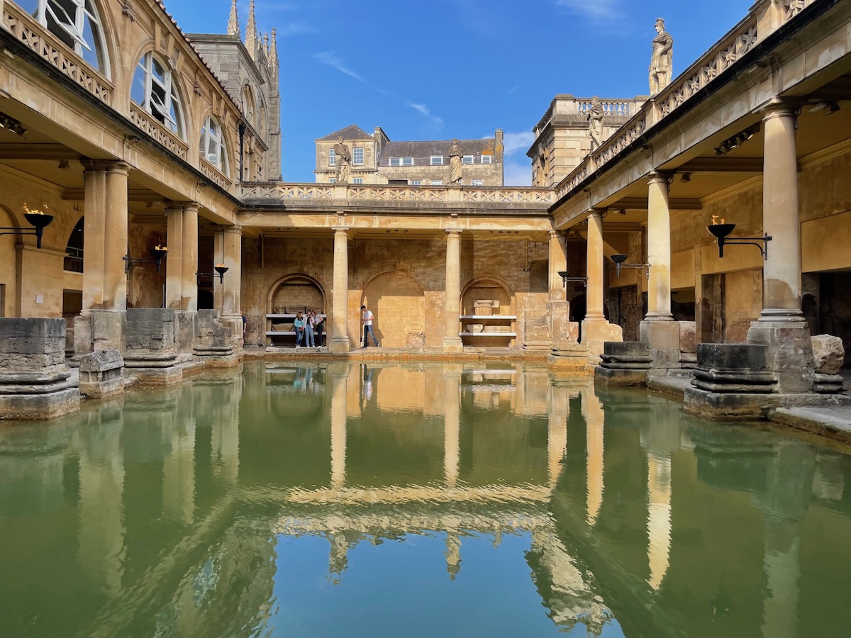 Solo Traveler's Guide To Bath, England: 15 Experiences Worth Having