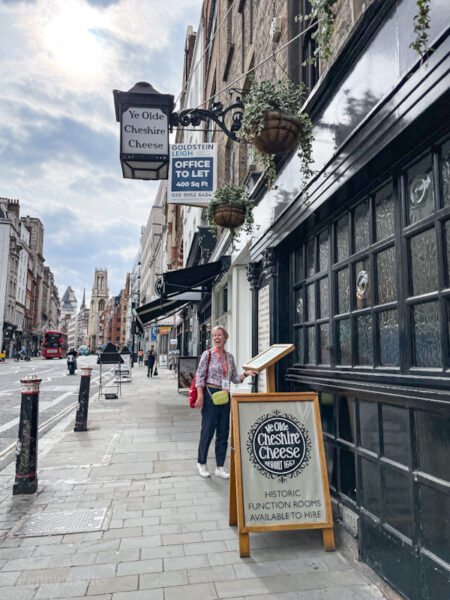 Historic London Pub, Ye Olde Chesire Sheese