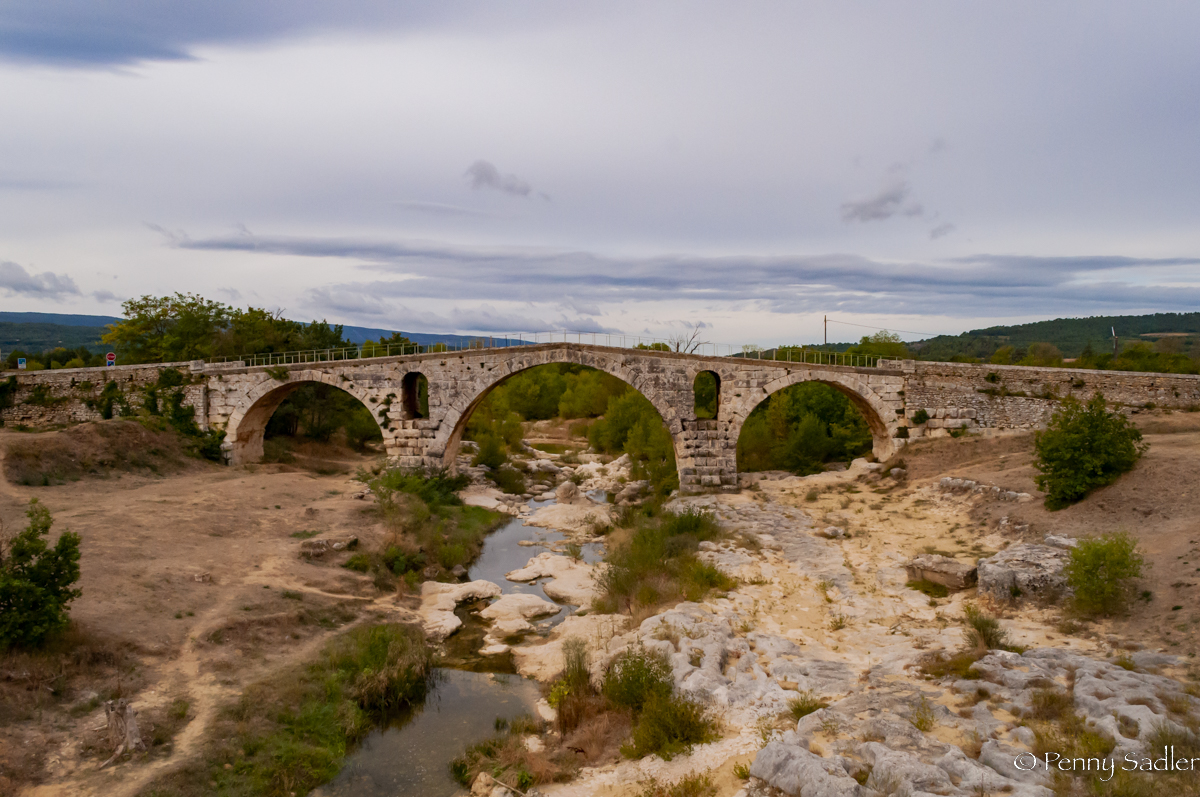 pont julien provemce